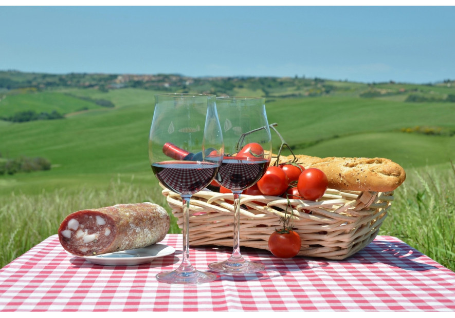 Włoska uczta na majówkę: Kulinarny przewodnik po regionach